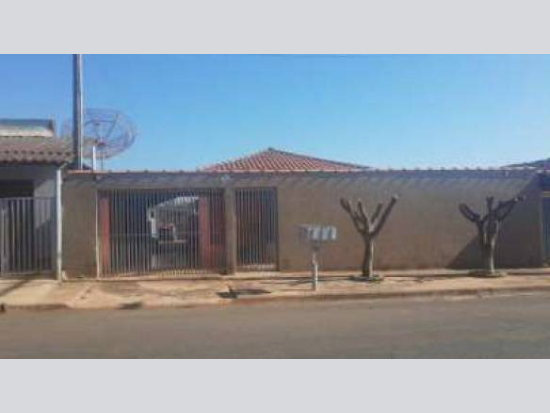 Casa - Vista Alegre do Alto - SP - Residencial,Comercial - Rua Tocantins, 83, Residencial Center Perk, Vista Alegre Do Alto, SP, 15920000. Casa, Padrão, Ocupado. Área(s): 244,86 m² de área terreno, 122,8 m² de área construída. Matrícula(s): 35.871. Cartório: 1° CRI DE MONTE ALTO. Inscrição da Prefeitura: 000001491. A ARREMATAÇÃO NÃO CONTEMPLA BENS MÓVEIS, VEÍCULOS E QUAISQUER OBJETOS QUE EVENTUALMENTE APAREÇAM NAS IMAGENS. - leilão extrajudicial - Não informado BR - lance mínimo R$ 204.440