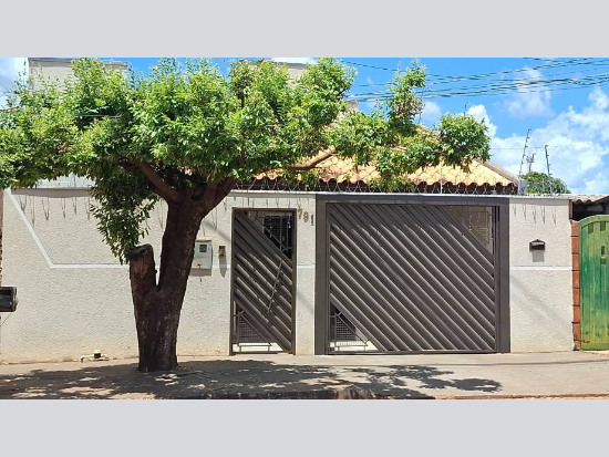 Leilão de Casa - Campo Grande - MS - Comercial,Residencial - Rua Antônio Bandeira, 791, Núcleo Habitacional Buriti, Campo Grande, MS, 79091060. Casa, Padrão, Desocupado, 1 vaga(s) de garagem.  Área(s): 268,85 m² de área terreno, 204,29 m² de área construída. Matrícula(s): 66.897. Cartório: 2° CRI DE CAMPO GRANDE. Inscrição da Prefeitura: 7122911548.  A ARREMATAÇÃO NÃO CONTEMPLA BENS MÓVEIS, VEÍCULOS E QUAISQUER OBJETOS QUE EVENTUALMENTE APAREÇAM NAS IMAGENS. Imóvel em Não informado/BR - Lance Inicial R$ 601.000 - Extrajudicial