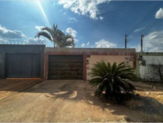 Casa - Aparecida de Goiânia - GO - Residencial,Comercial - Rua 20, S/N, Cs 1, Condomínio Residencial Infrateg 3, Cardoso Continuacao, Aparecida De Goiânia, GO, 74934150. Casa, Em condomínio, Ocupado, 1 vaga(s) de garagem. Área(s): 89,41 m² de área construída, 89,41 m² de área privativa. Matrícula(s): 219. 169. Cartório: 1 CRI DE APARECIDA DE GOIANIA. Inscrição da Prefeitura: 1.108.00273.0010.0001.  A ARREMATAÇÃO NÃO CONTEMPLA BENS MÓVEIS, VEÍCULOS E QUAISQUER OBJETOS QUE EVENTUALMENTE APAREÇAM NAS IMAGENS. - leilão extrajudicial - Não informado BR - lance mínimo R$ 222.680