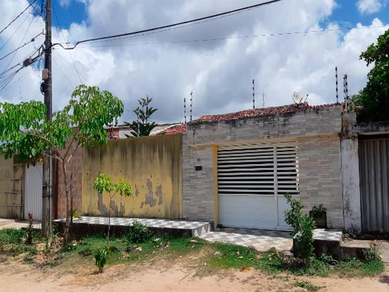 Casa - Natal - RN - Residencial,Terreno - Natal/RN. Bairro Planalto. Rua Oswandir Araújo de Souza, 95 (Lote C2 da Quadra C). Casa. Áreas: construída 74,81m² e terreno 200,00m². Matrícula21.321 do 3° RI local. - leilão extrajudicial - Não informado BR - lance mínimo R$ 247.000