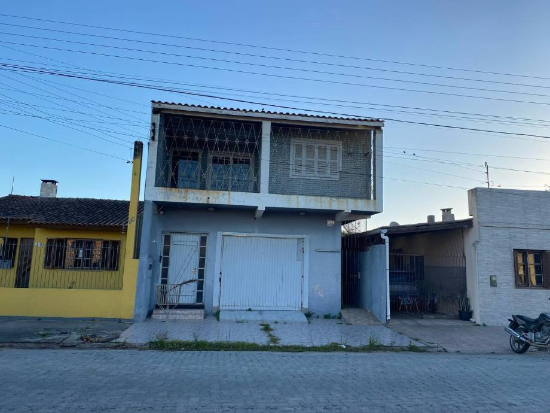 Casa - Santa Vitória do Palmar - RS - Residencial,Comercial - Rua Julio De Castilhos, 843, Centro, Santa Vitória Do Palmar, RS, 96230000. Casa, Padrão, Ocupado. Área(s): 175 m² de área terreno, 248,9 m² de área construída. Matrícula(s): 28.604. Cartório: 1º CRI DE SANTA VITÓRIA DO PALMAR. Inscrição da Prefeitura: 00000010014483-0.  A ARREMATAÇÃO NÃO CONTEMPLA BENS MÓVEIS, VEÍCULOS E QUAISQUER OBJETOS QUE EVENTUALMENTE APAREÇAM NAS IMAGENS. - leilão extrajudicial - Não informado BR - lance mínimo R$ 403.560