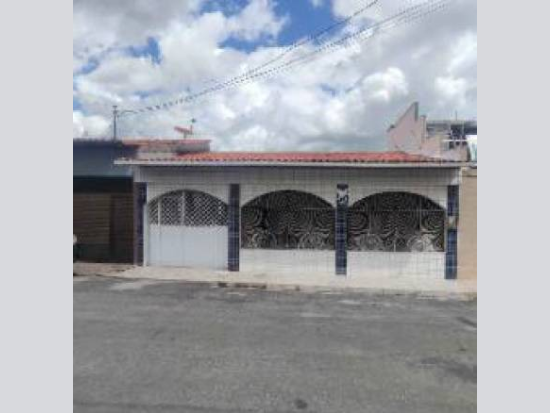 Casa - São Luís - MA - Residencial,Comercial - Travessa Cândido Mendes, 05, Monte Castelo, São Luis, MA, 65031180. Casa, Padrão, Ocupado. Área(s): 172 m² de área terreno, 141,7 m² de área construída. Matrícula(s): 11.258. Cartório: 2 CRI SÃO LUIS. Inscrição da Prefeitura: 18020192000600000.  A ARREMATAÇÃO NÃO CONTEMPLA BENS MÓVEIS, VEÍCULOS E QUAISQUER OBJETOS QUE EVENTUALMENTE APAREÇAM NAS IMAGENS. - leilão extrajudicial - Não informado BR - lance mínimo R$ 240.920