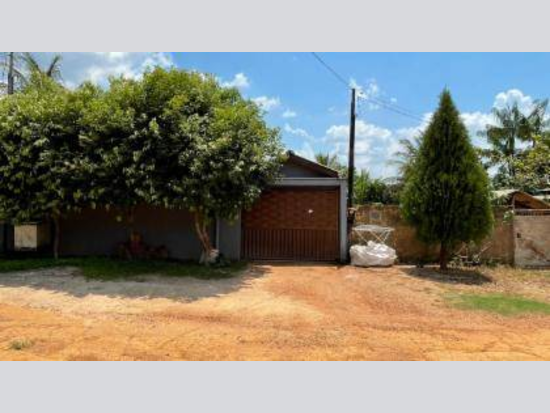 Casa - Peixoto de Azevedo - MT - Residencial,Comercial - Rua Pequi, S/N, Loteamento União Do Norte - Eixo Sul, Eixo Sul, Peixoto De Azevedo, MT, 78533000. Casa, Padrão, Ocupado, 2 vaga(s) de garagem. Área(s): 450 m² de área terreno, 236,62 m² de área construída. Matrícula(s): 12.074. Cartório: 1° CRI DE PEIXOTO AZEVEDO. Inscrição da Prefeitura: 002.12.44.7.1/ 20802. A ARREMATAÇÃO NÃO CONTEMPLA BENS MÓVEIS, VEÍCULOS E QUAISQUER OBJETOS QUE EVENTUALMENTE APAREÇAM NAS IMAGENS. - leilão extrajudicial - Não informado BR - lance mínimo R$ 559.360