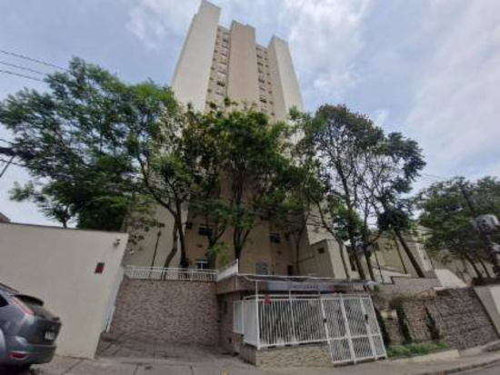 Leilão de Apartamento - São Paulo - SP - Comercial,Residencial - Rua Theófilo Azambuja, 145, Apartamento N°81, Torre E -Condomínio Bosque Jaraguá, Jaraguá, São Paulo, SP, 05181370. Apartamento, Padrão, Ocupado, 1 vaga(s) de garagem. Área(s): 43,07 m² de área construída, 43,07 m² de área privativa, 44,6 m² de área comum. Matrícula(s): 232.041. Cartório: 18º CRI SAO PAULO. Inscrição da Prefeitura: 188.037.0671-1. A ARREMATAÇÃO NÃO CONTEMPLA BENS MÓVEIS, VEÍCULOS E QUAISQUER OBJETOS QUE EVENTUALMENTE APAREÇAM NAS IMAGENS. Imóvel em Não informado/BR - Lance Inicial R$ 220.000 - Extrajudicial