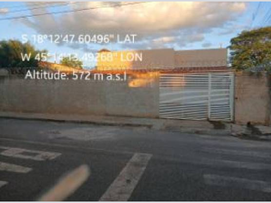 Casa - Três Marias - MG - Residencial,Comercial - Rua 14, 44, Cohab, Três Marias, MG, 39205000. Casa, Padrão, Ocupado. Área(s): 257 m² de área terreno, 102,09 m² de área construída. Matrícula(s): 2.862. Cartório: 1° CRI DE TRÊS MARIAS. Inscrição da Prefeitura: 01.18.00028.0022.001.  A ARREMATAÇÃO NÃO CONTEMPLA BENS MÓVEIS, VEÍCULOS E QUAISQUER OBJETOS QUE EVENTUALMENTE APAREÇAM NAS IMAGENS. - leilão extrajudicial - Não informado BR - lance mínimo R$ 206.720