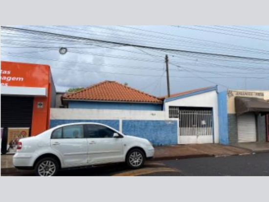 Leilão de Casa - Palmital - SP - Comercial,Residencial - Avenida Brasil, 466, São José, Palmital, SP, 19971066. Casa, Padrão, Ocupado. Área(s): 200 m² de área terreno, 104 m² de área construída. Matrícula(s): 720. Cartório: 1º CRI - PALMITAL. Inscrição da Prefeitura: 192300-0. A ARREMATAÇÃO NÃO CONTEMPLA BENS MÓVEIS, VEÍCULOS E QUAISQUER OBJETOS QUE EVENTUALMENTE APAREÇAM NAS IMAGENS. Imóvel em Não informado/BR - Lance Inicial R$ 175.560 - Extrajudicial