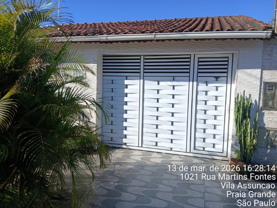 Leilão de Casa - Praia Grande - SP - Comercial,Residencial - Rua Martins Fontes, 1062, Balneário Alvorada, Praia Grande, SP, 11704000. Casa, Padrão, Ocupado. Área(s): 92,74 m² de área terreno, 44 m² de área construída. Matrícula(s): 16.023. Cartório: 1° CRI DE PRAIA GRANDE. Inscrição da Prefeitura: 204010200000070. A ARREMATAÇÃO NÃO CONTEMPLA BENS MÓVEIS, VEÍCULOS E QUAISQUER OBJETOS QUE EVENTUALMENTE APAREÇAM NAS IMAGENS. Imóvel em Não informado/BR - Lance Inicial R$ 211.280 - Extrajudicial