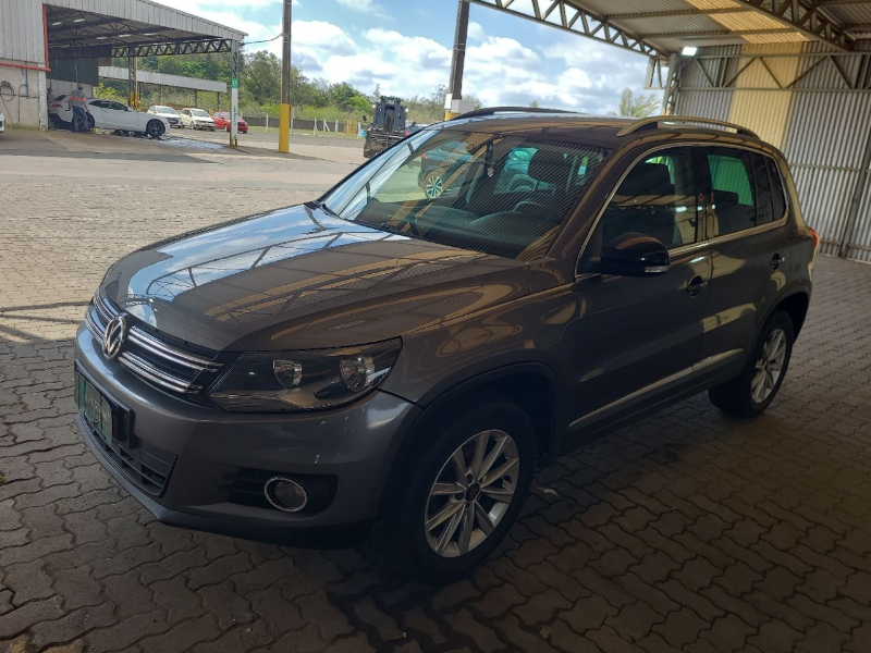Volkswagen Tiguan - Foto 1