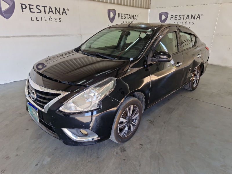 Nissan Versa - Foto 1