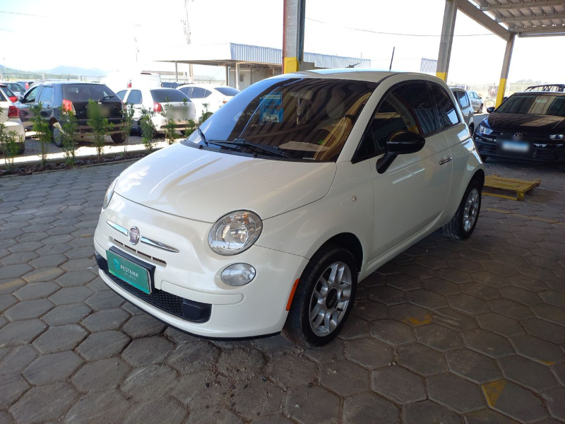 Fiat 500 2014 em leilão