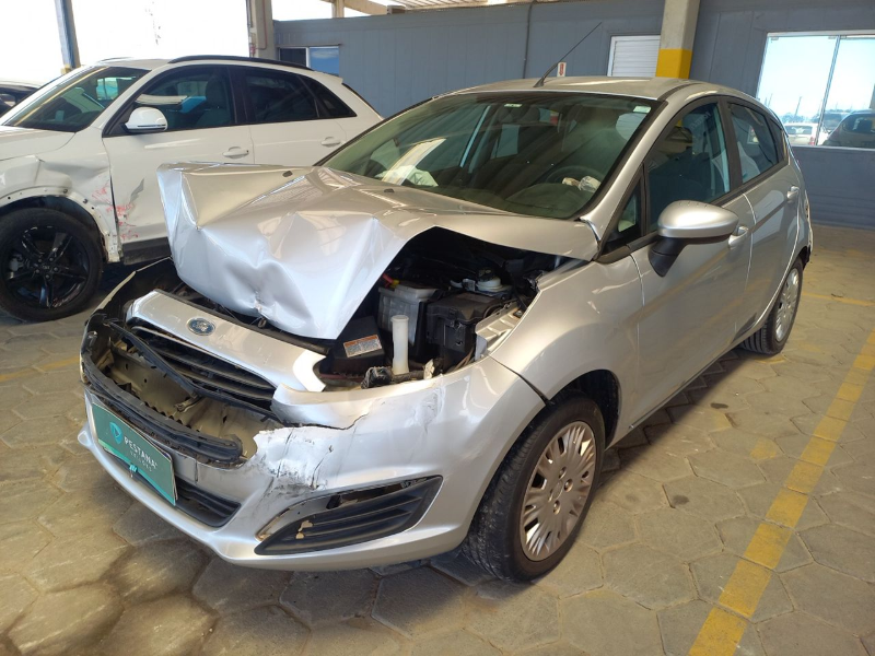 Ford Fiesta 2014 em leilão