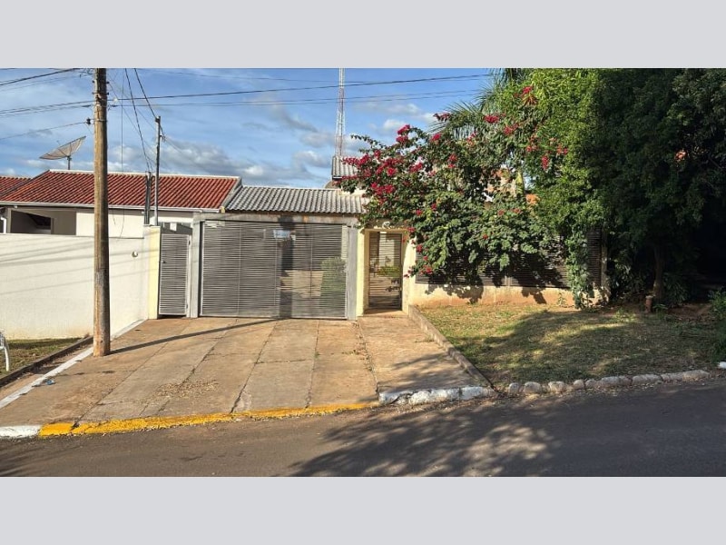 Casa - Camapuã/MS, localizado em Camapuã - MS, bairro Centro