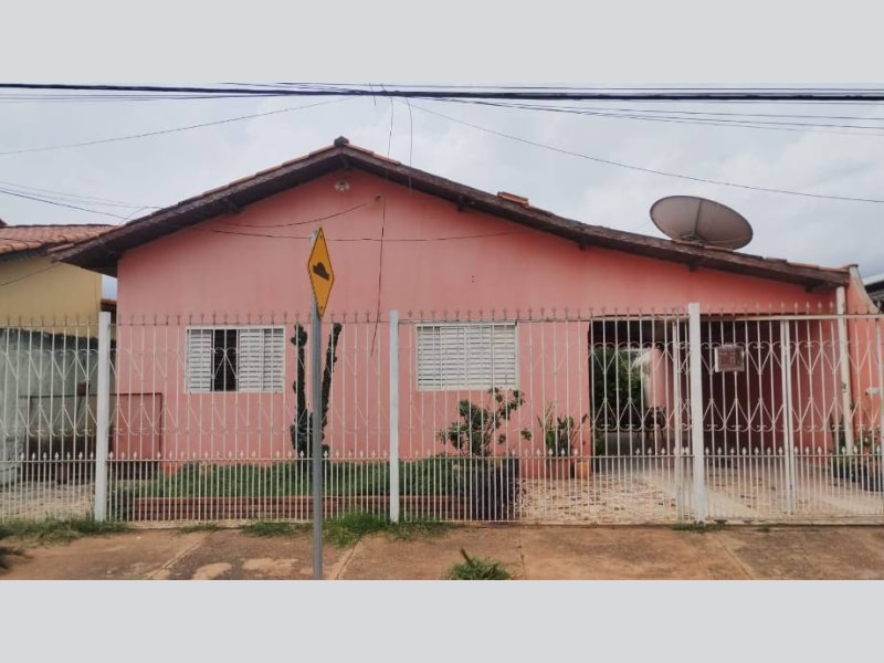 Casa - Várzea Grande/MT, localizado em Várzea Grande - MT, bairro Marajoara