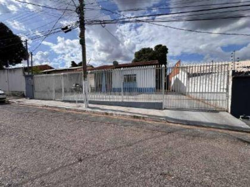 Casa - Cuiabá - MT, localizado em Cuiabá - MT, bairro Jardim Universitario