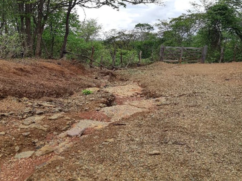 Terreno Pedras de Maria da Cruz MG, localizado em Pedras De Maria Da Cruz - MG