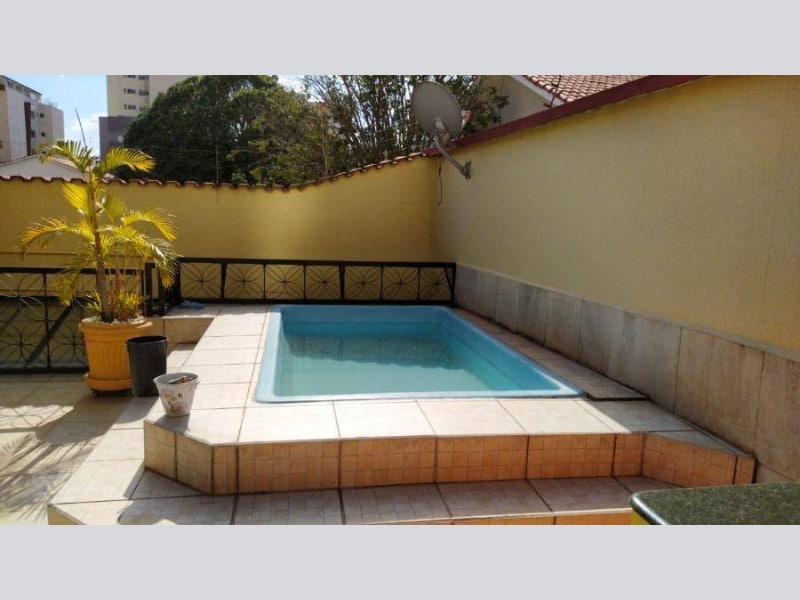 Casa - Pouso Alegre - MG, localizado em Pouso Alegre - MG, bairro Centro