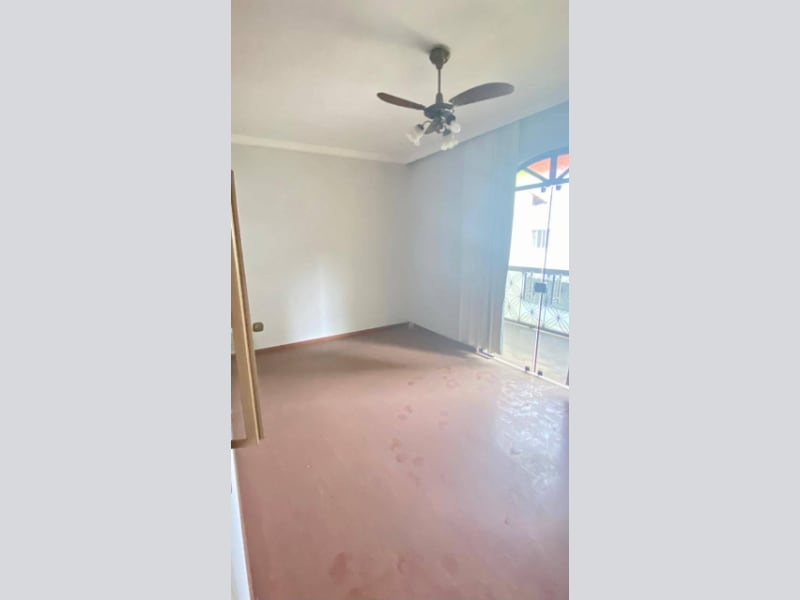 Casa - Pouso Alegre - MG, localizado em Pouso Alegre - MG, bairro Centro