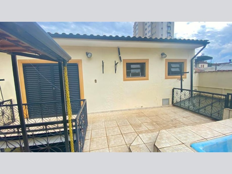 Casa - Pouso Alegre - MG, localizado em Pouso Alegre - MG, bairro Centro