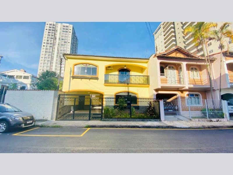 Casa - Pouso Alegre - MG, localizado em Pouso Alegre - MG, bairro Centro