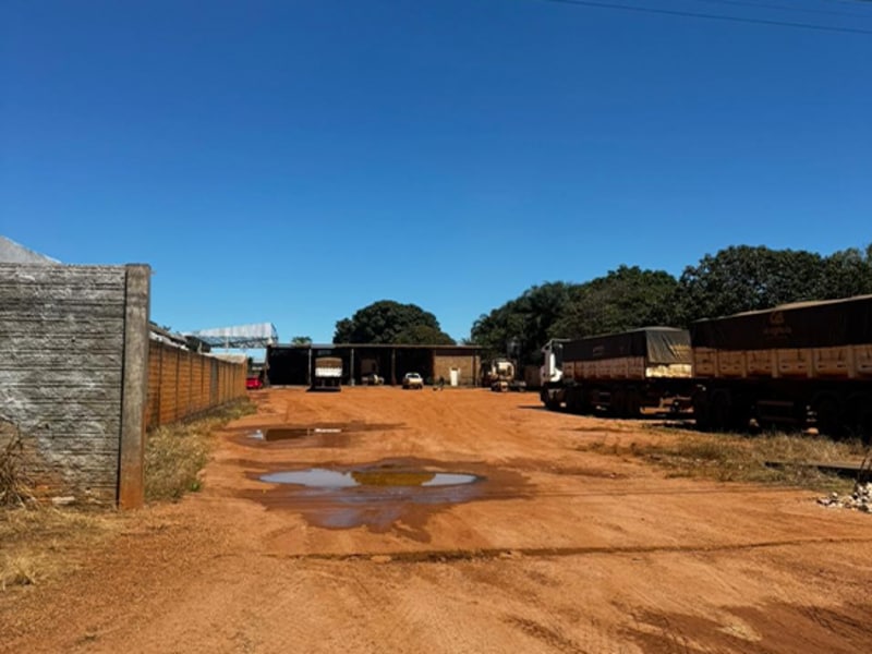 Prédio - Querência - MT, localizado em Querência - MT, bairro Setor Industrial Ii