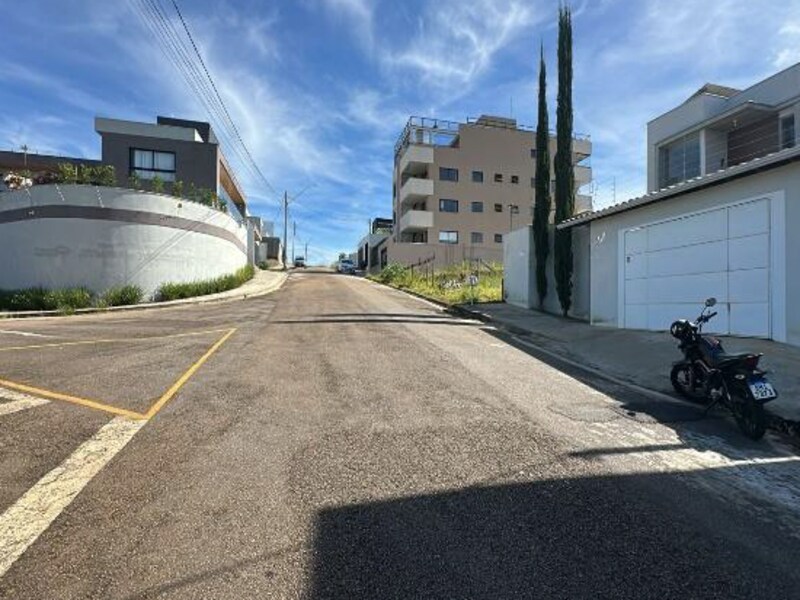 Casa - Varginha - MG, localizado em Varginha - MG, bairro Alta Villa