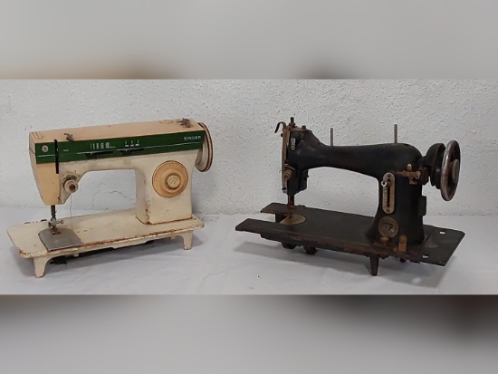 Lote Contendo Sucata de 2 Máquinas de Costura Antigas