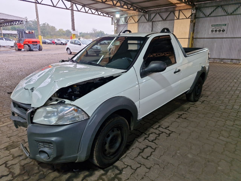Fiat Strada 2015 em leilão