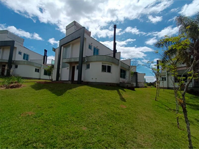 Casa e duas vagas de garagem - Santo Amaro da Imperatriz - SC, localizado em Santo Amaro Da Imperatriz - SC, bairro Vila Mata