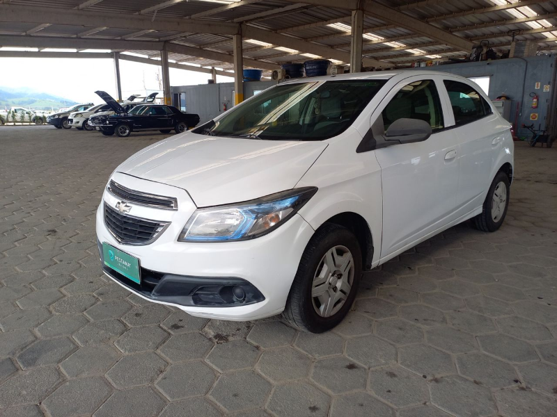 Chevrolet Onix 2015 em leilão
