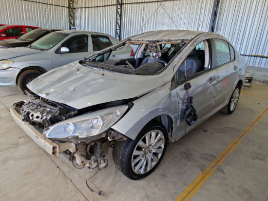 - Sucata Peugeot 408 ALLURE BVA 2015 2016 Gas/Alc Sem Chaves