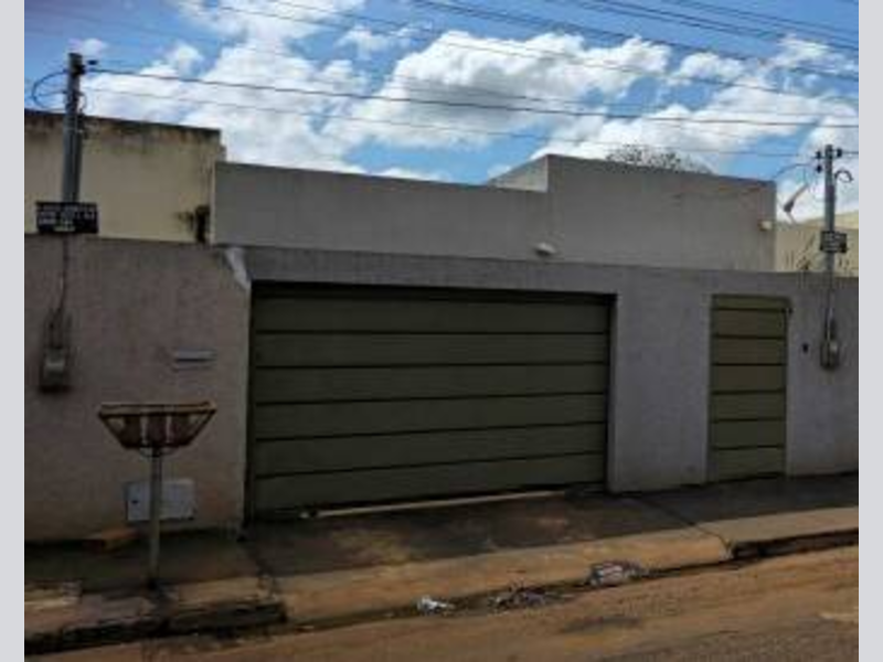 Casa - Santa Helena de Goiás - GO, localizado em Santa Helena De Goiás - GO, bairro Centro