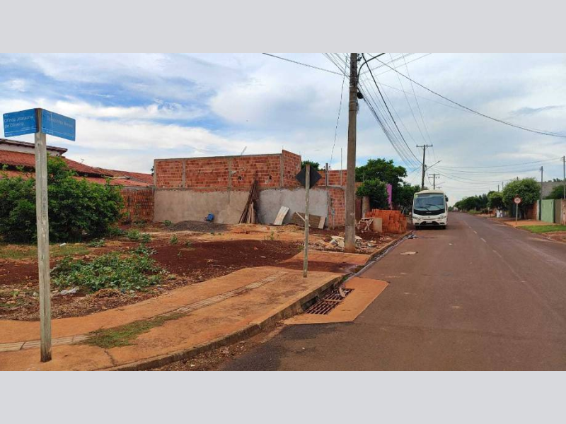 Casa - Rio Brilhante - MS, localizado em Rio Brilhante - MS, bairro Loteamento Expansão do Pro-moradia Xiv