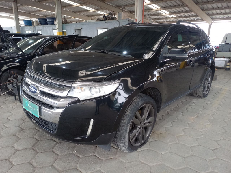 Ford Edge 2013 em leilão