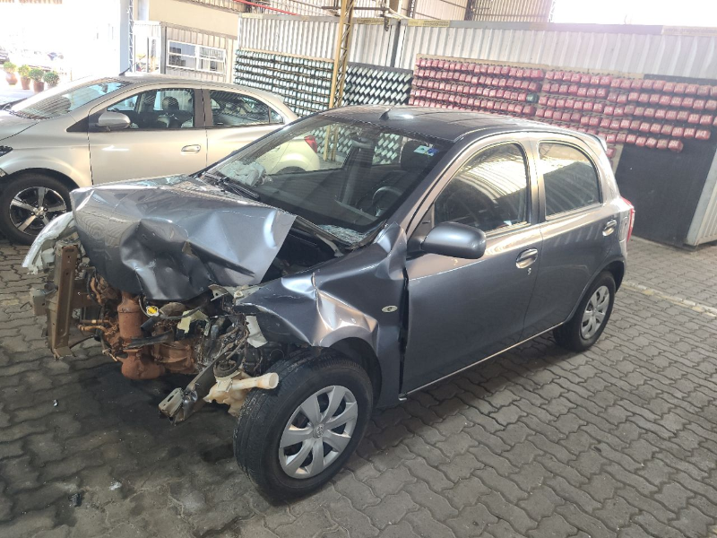 Toyota Etios 2013 em leilão