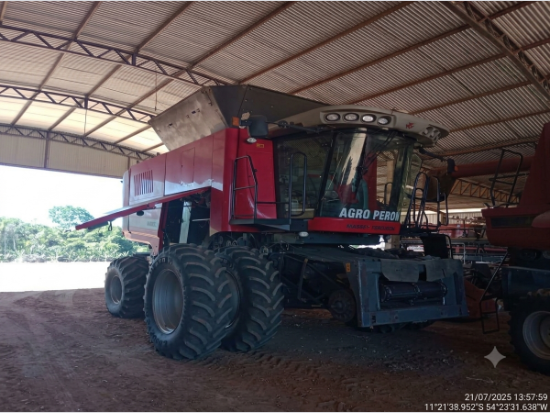 Colheitadeira Axial MF9695 Ano/Mod 2021 e Plataforma de corte Draper Ano/Mod 2021