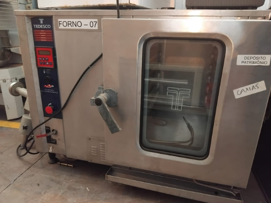 Lote contendo 01 sucata de Forno Combinado, marca Tedesco, modelo 6 GN's.