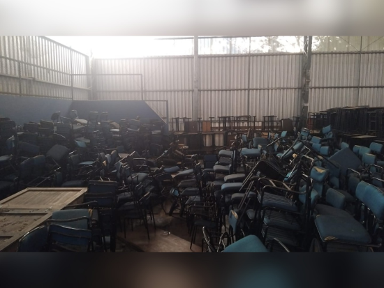 Lote contendo 1.000 sucatas de Cadeiras, sem marca.