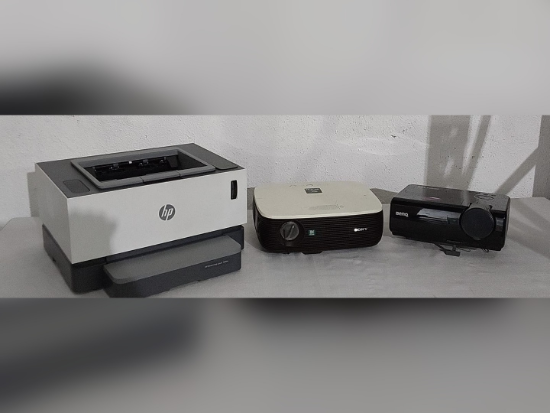 Lote contendo 1 impressora HP e 2 projetores Sony e BenQ.