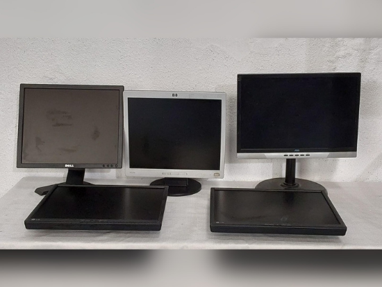 Lote contendo 5 monitores das marcas Dell, HP, AOC e LG.