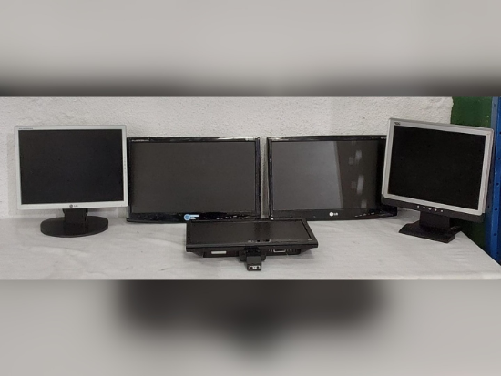 Lote contendo 5 monitores das marcas LG e AOC.
