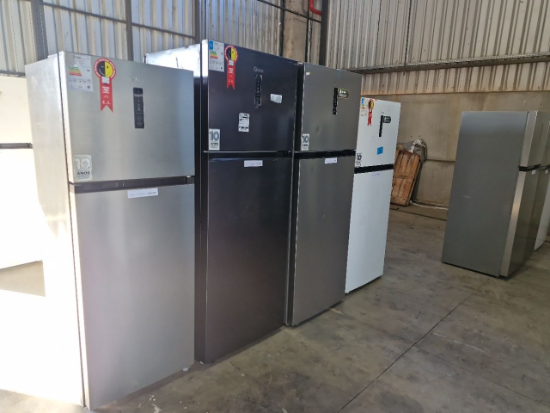 Lote contendo 4 geladeiras marca Mídea