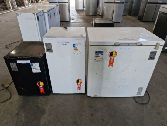Lote contendo 2 FRIGOBAR e 1 FREEZER marca Mídea.