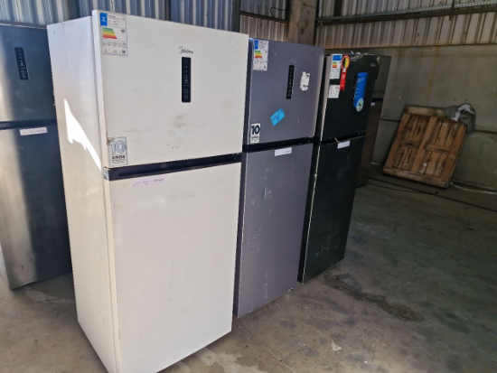 Lote contendo 3 geladeiras marca Mídea