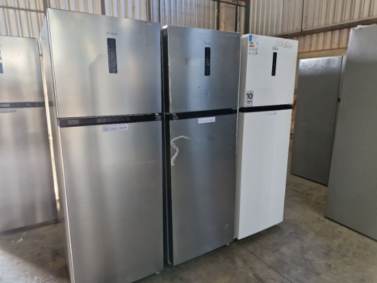 Lote contendo 3 geladeiras marca Mídea