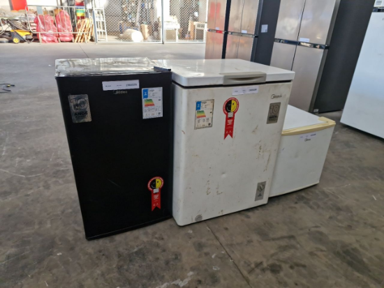 Lote contendo 2 FRIGOBAR e 1 FREEZER marca Mídea.