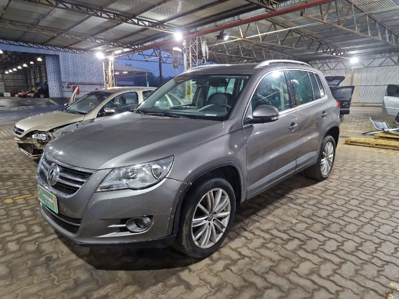 Volkswagen Tiguan - Foto 1