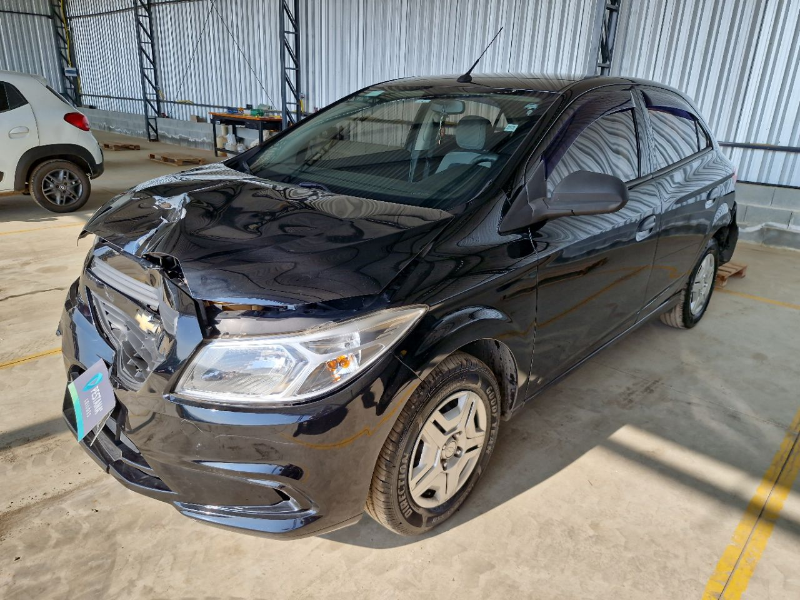 Chevrolet Onix 2015 em leilão