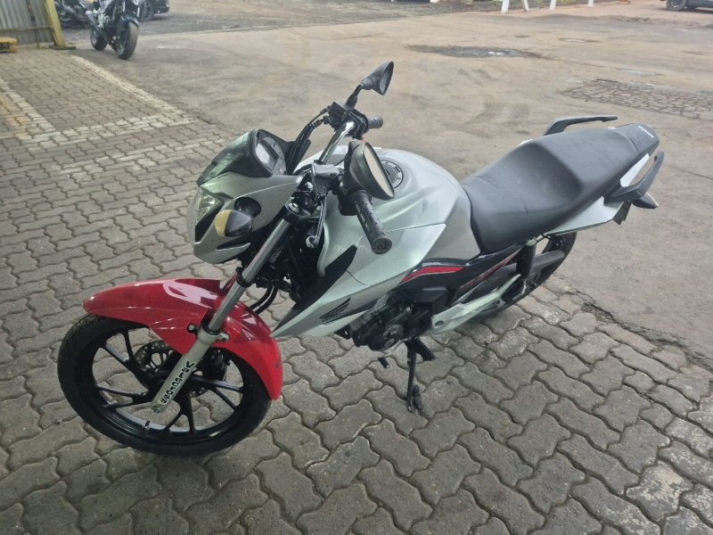 Honda CG 2023 em leilão