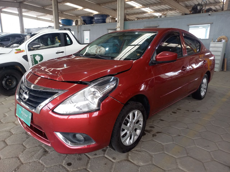 Nissan Versa - Foto 1