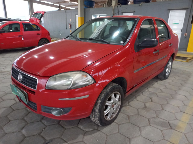 Fiat Siena 2011 em leilão